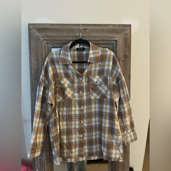 Multi colored flannel. Size M. - Picture 1 of 3